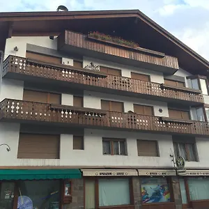 villa-cristallino.hotelinveneto.com/