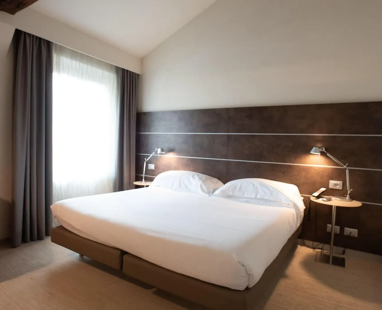 Hotel Annunziata Ferrara 4*,  Itálie